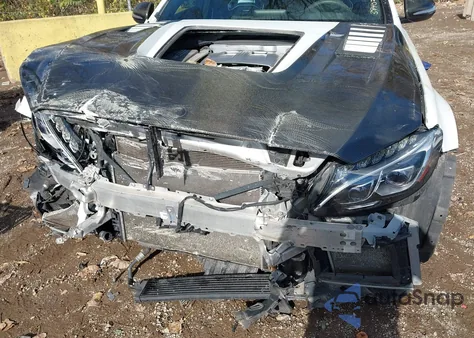 2015 Mercedes-Benz C 63 Amg S z USA, uszkodzony, nr VIN 55SWF8HB4FU076892